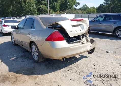 2006 Honda Accord Sdn Ex-L V6 z USA, uszkodzony, nr VIN 1HGCM66556A024337